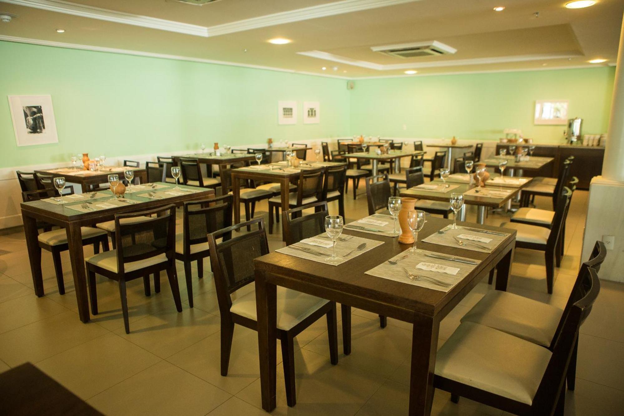 Bahia Plaza Hotel Буска-Вида Екстериор снимка