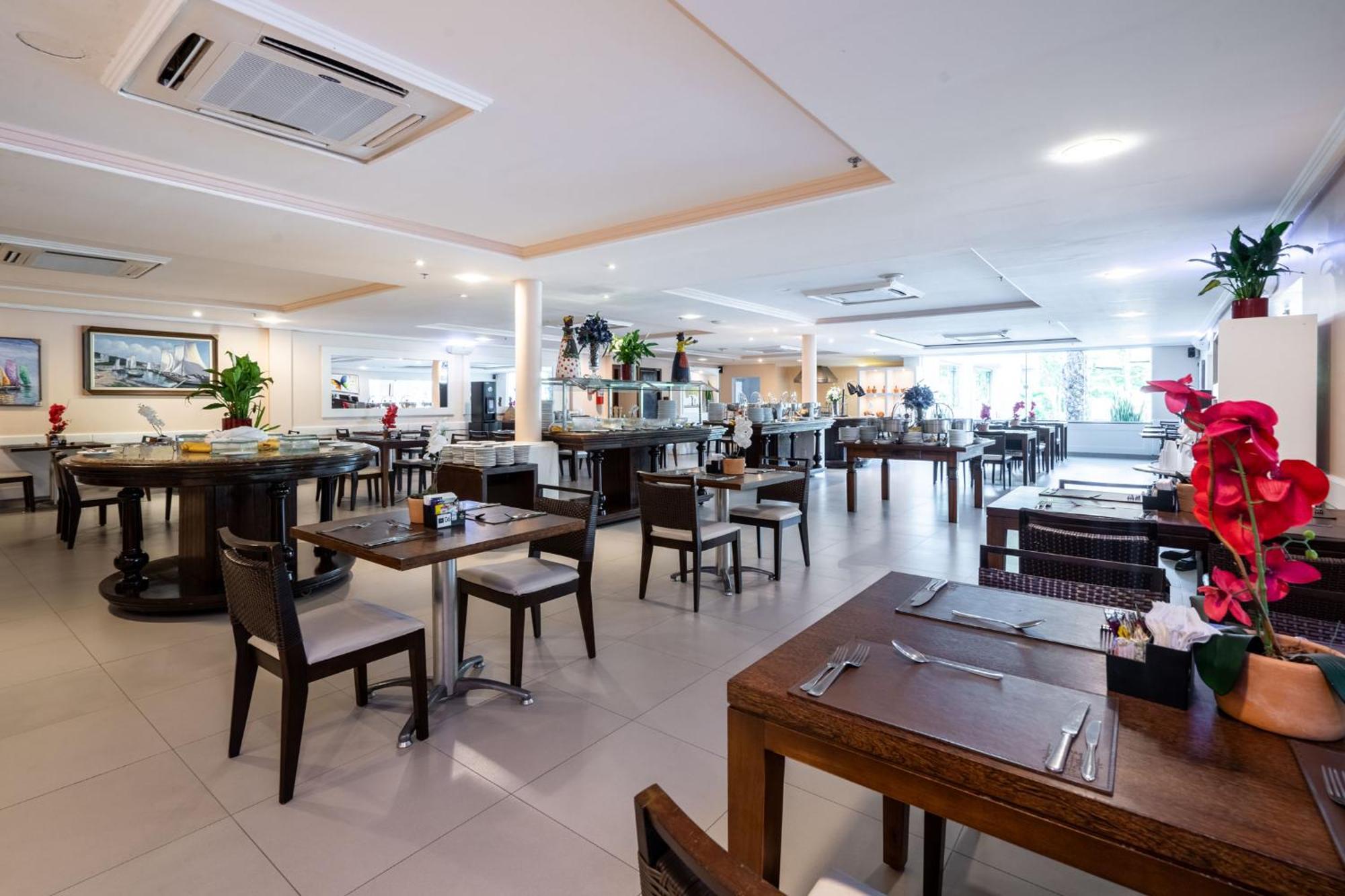 Bahia Plaza Hotel Буска-Вида Екстериор снимка